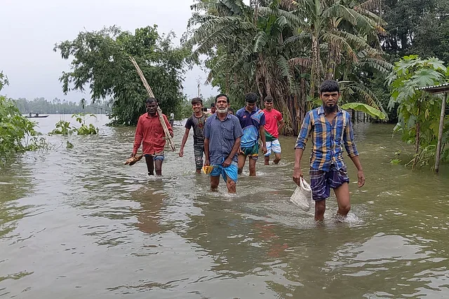 Kurigram-Jatrapur road is inundated. The picture was taken from the Gabertol area of Garuhara of Jatrapur union on Saturday afternoon.